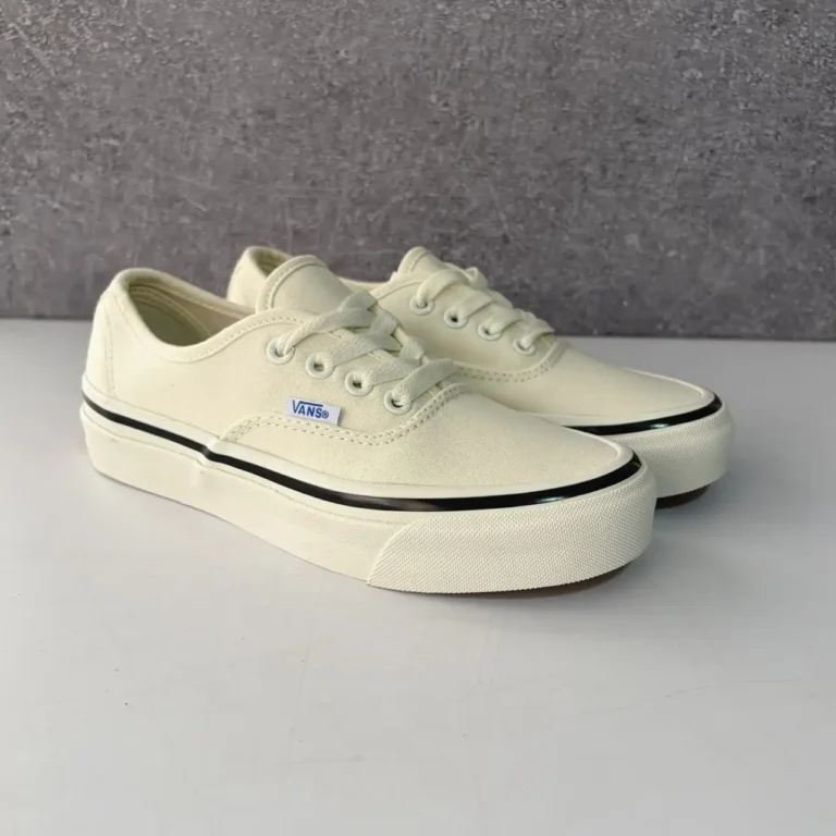 TENIS ZAPATILLAS AUTHENTIC CREMA BEIGE